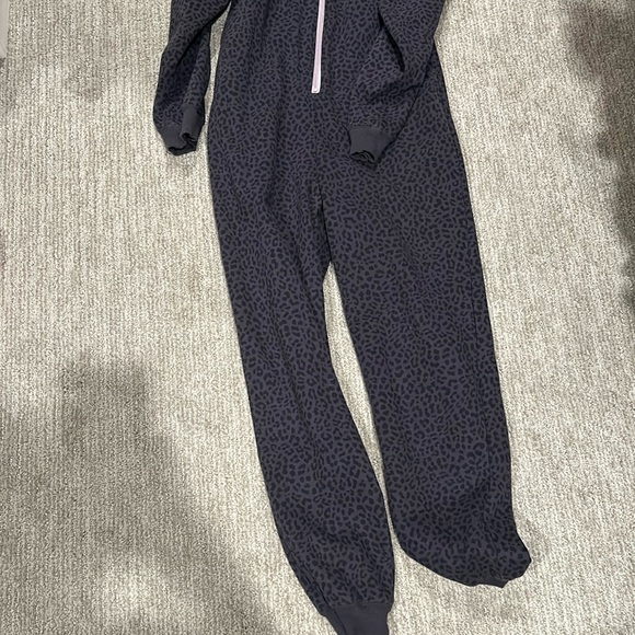 Fabletics loungewear onesie, leopard print, size Small, worn once - Picture 2 of 4